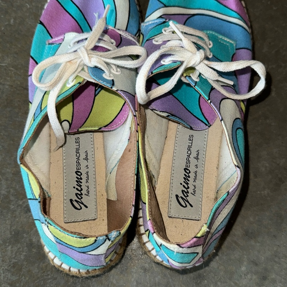 Gaimo Espadrilles Hand Made in Spain Colorful Swirl Design LaceUp w/Woven Bottom - Picture 3 of 4